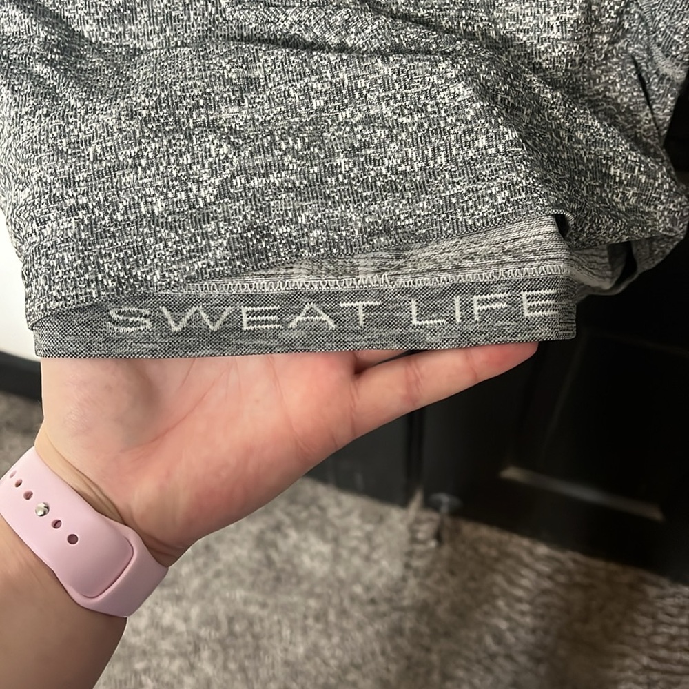 Lululemon size 6 tank top - Picture 4 of 6